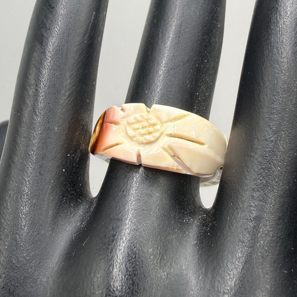 Vintage Flower Carved Shell Ring Size 7 Cream Brown Natural Statement Band